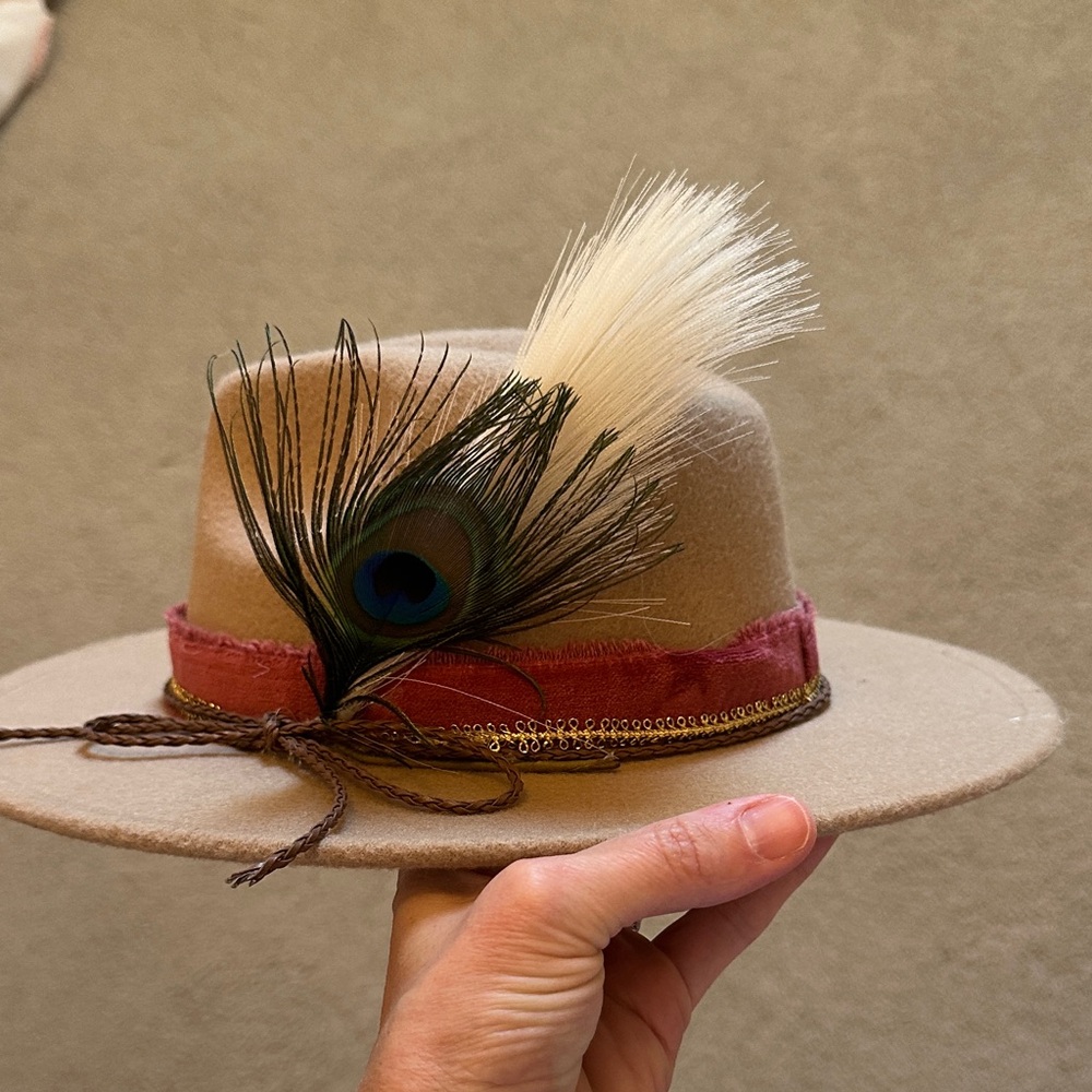 Girl’s Custom fall hat!